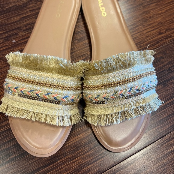 Brand new Bohemia style sandle.Best match with kinds of beautiful dresses.nobox - Picture 2 of 5